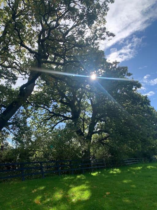 Aspen Leaves: The Perfect Farm Retreat * Graffham